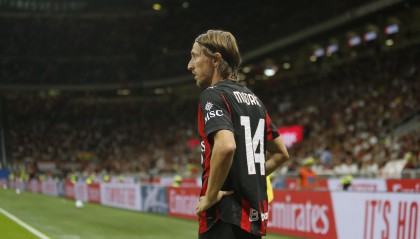 莫雷托：莫德里奇合同中有续约一年选项，是否激活由球员本人决定